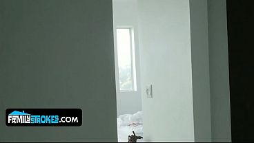 Blonde Sial Daisy Stone Dikocok Sampai Muncrat Sama Bokep Tirinya