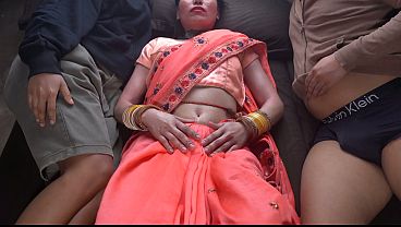 Xxx Bocah India Ngentot Bareng Ibu Tiri Sendiri, Panas Banget!