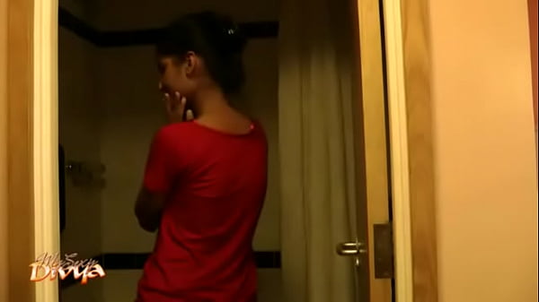 Tampilkan Tubuh Telanjang Pacar Indiaku Yang Seksi Dan Menggoda