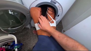Cewek Tiri Kena Bobok Di Mesin Cuci Sama Abang Tiri, Mulut Penuh Becek.